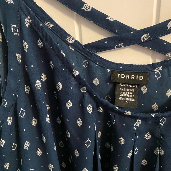 ❌SOLD❌ NAVY PLEATED GEORGETTE SWING CAMI - Picture 4 of 7